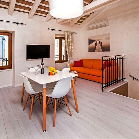 La Fondiaria Hotel Ровин Екстериор снимка