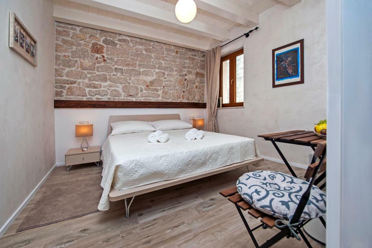 La Fondiaria Hotel Ровин Екстериор снимка