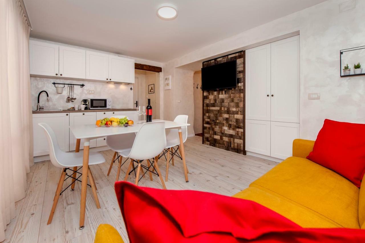La Fondiaria Hotel Ровин Екстериор снимка